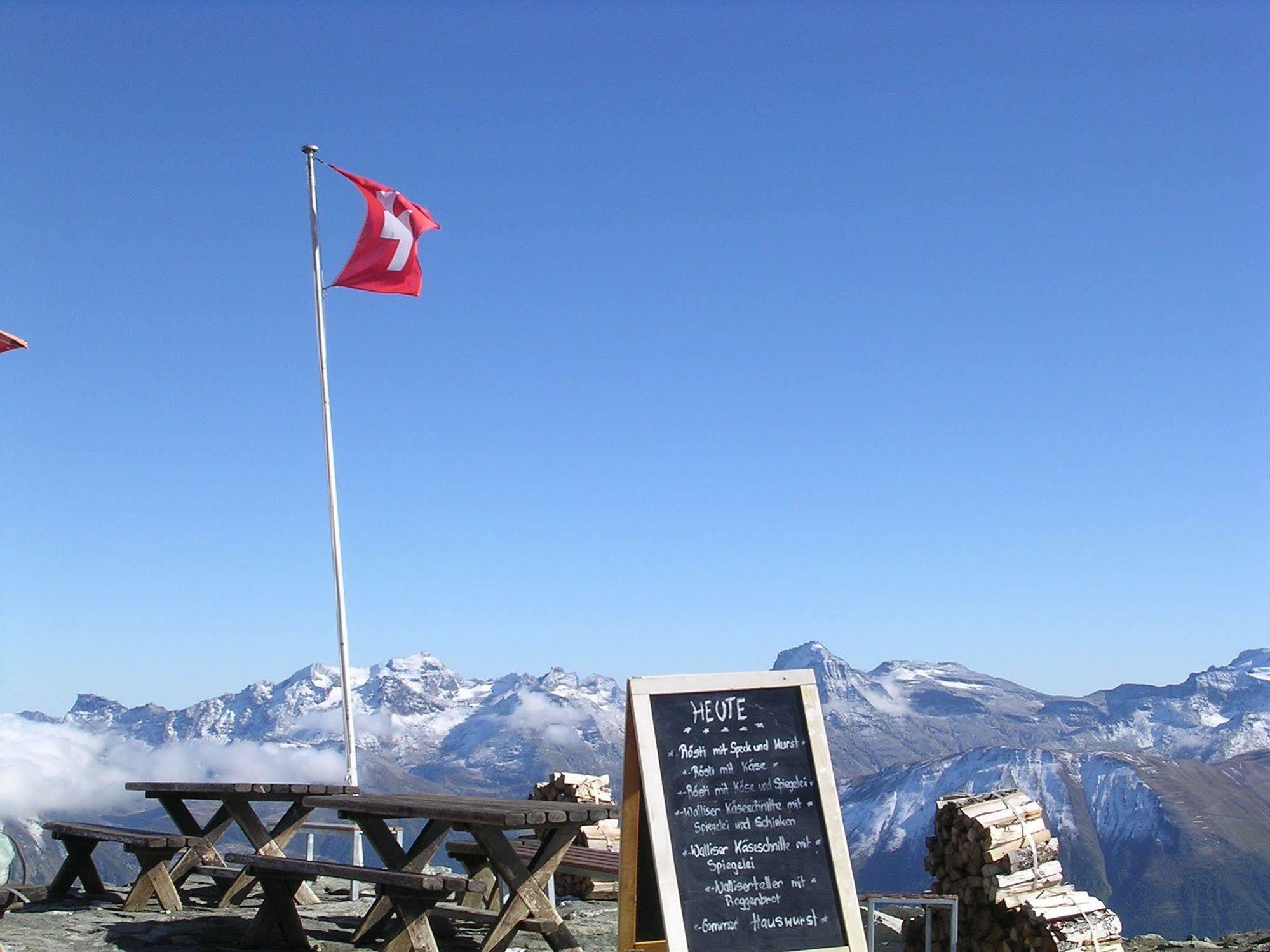 크란스몬타나 Chalet Des Alpes B&B 외부 사진